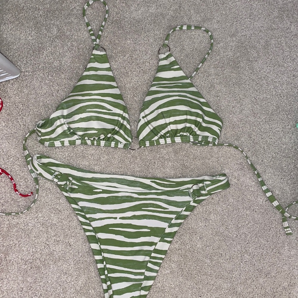 Kendall Jenner bikini